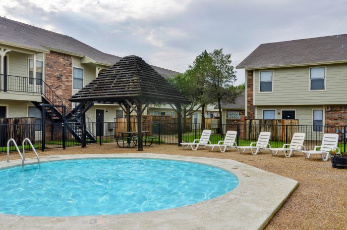 Farrar West Apartments Pool