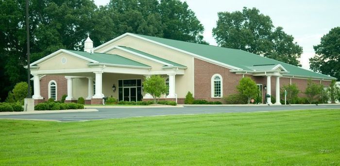 Exterior view of Peebles West Funeral Chapel - Oakland in Somerville, TN.