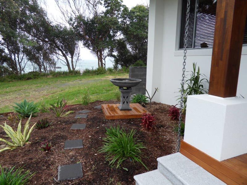 Garden with Bird Bath — Coffs Harbour, NSW — Coolamon Concrete Tanks