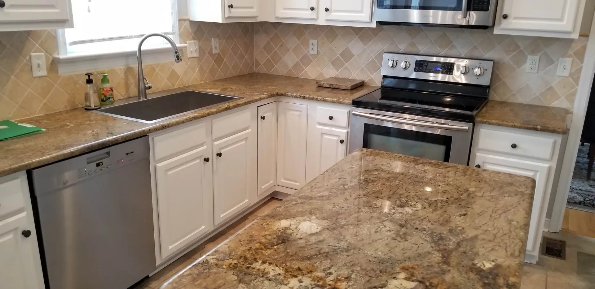 Painted Kitchen Cabinets
White Kitchen Cabinets