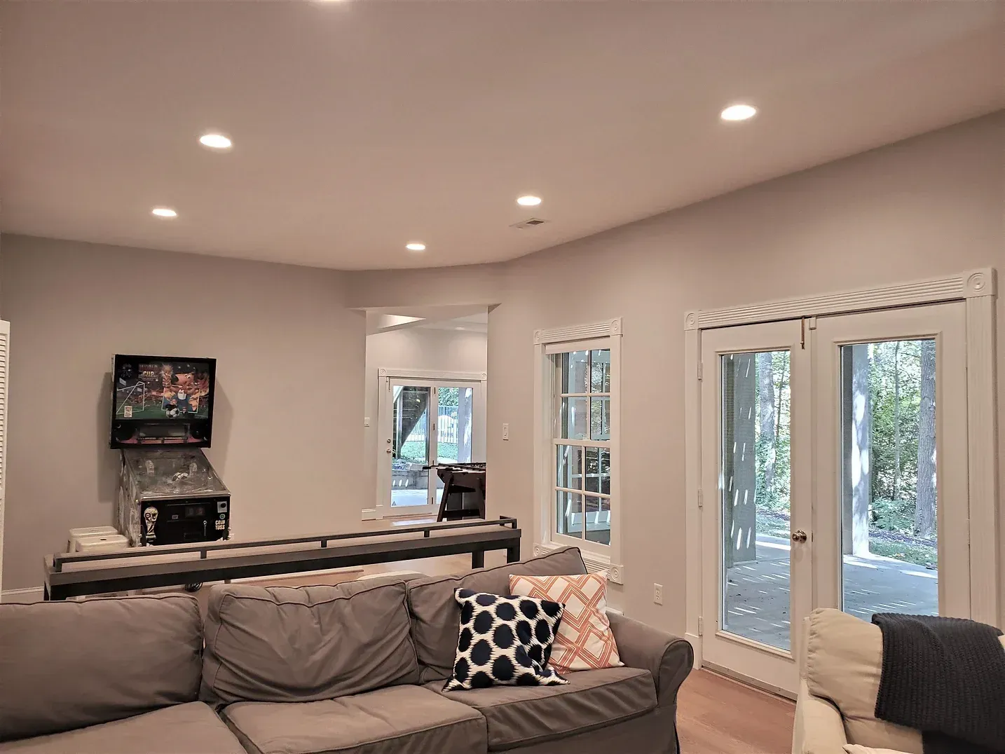 Rec Room
Walls BM Regal Select Matte Ammonite Farrow and Ball 274