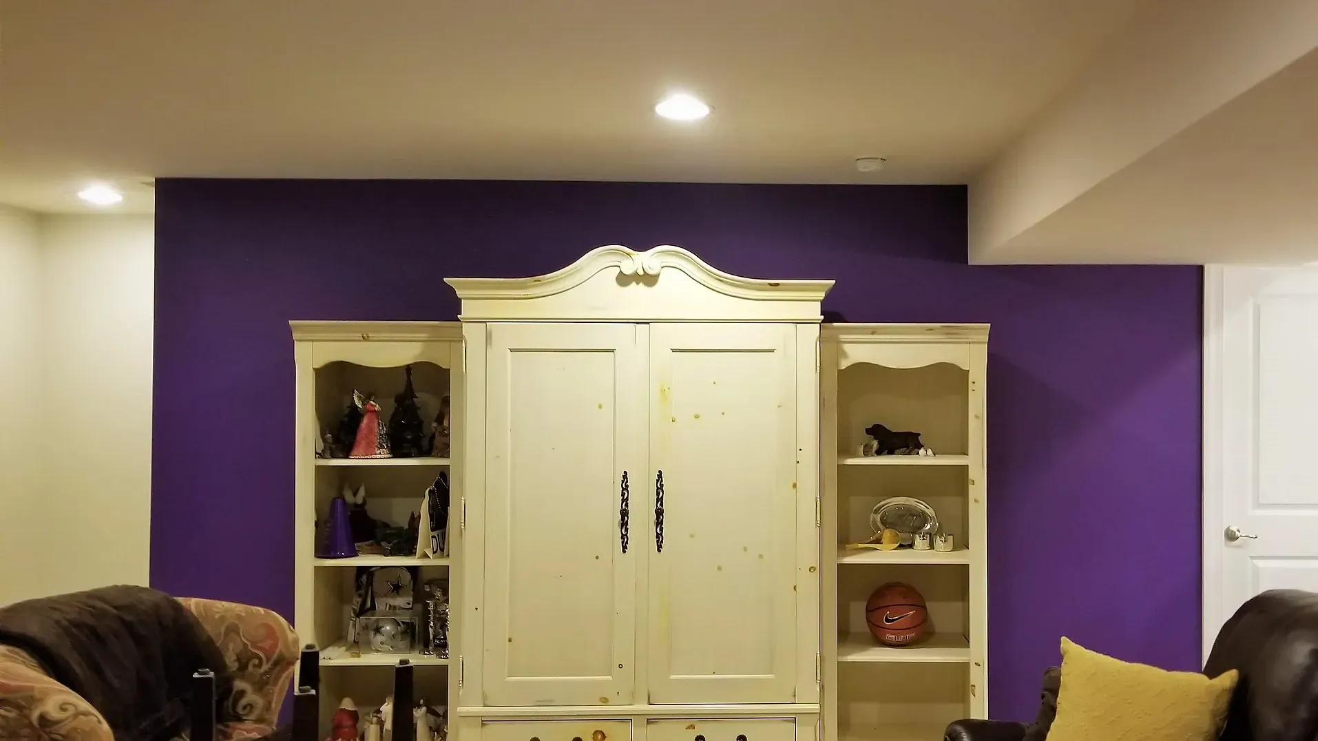 Game Room Accent Wall BM Regal Select Matte Purple