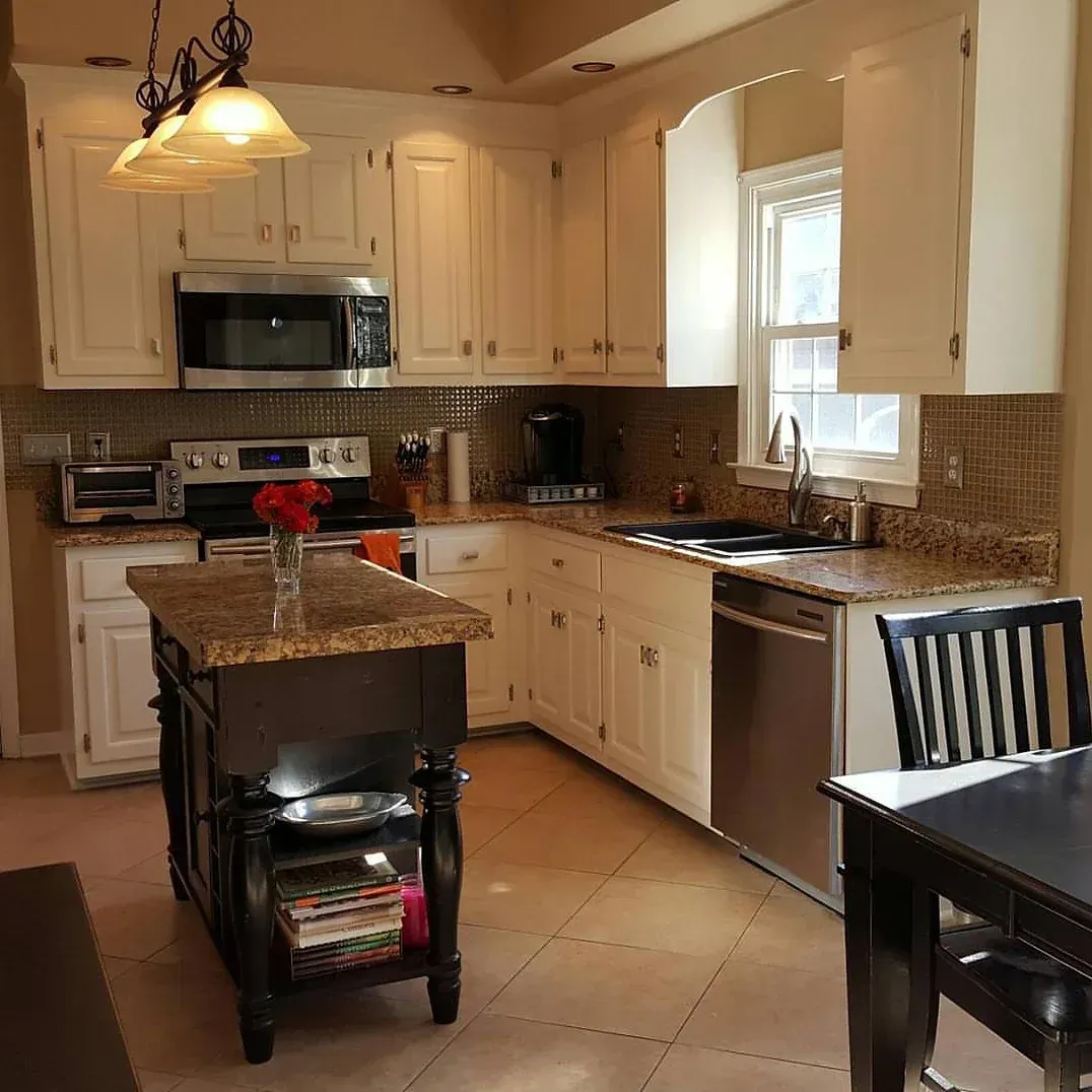 Kitchen Cabinets BM Command Satin Decorator's White CC-20