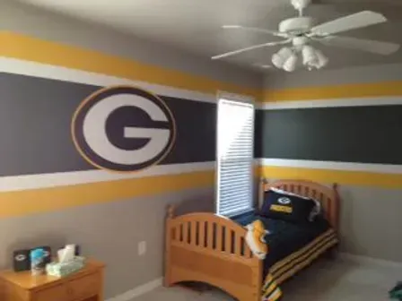 Boy's Bedroom Green Packers stripes
