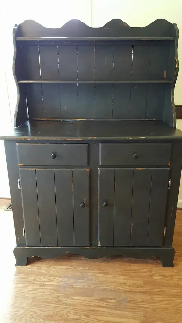 Black Distressde Hutch after