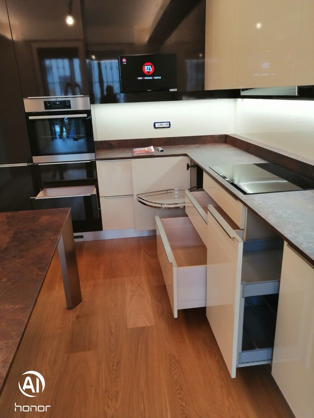 cucina angolare bianca