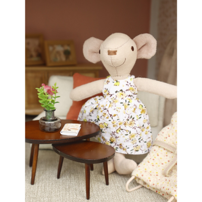 Houten poppenhuis – compleet ingericht