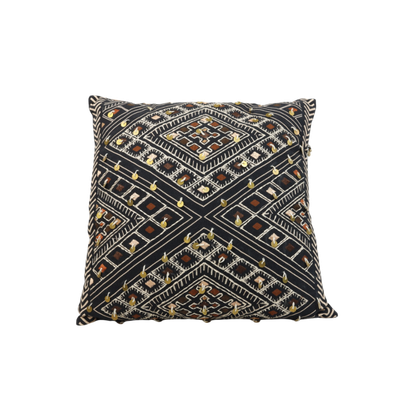 Sierkussen met bedeltjes