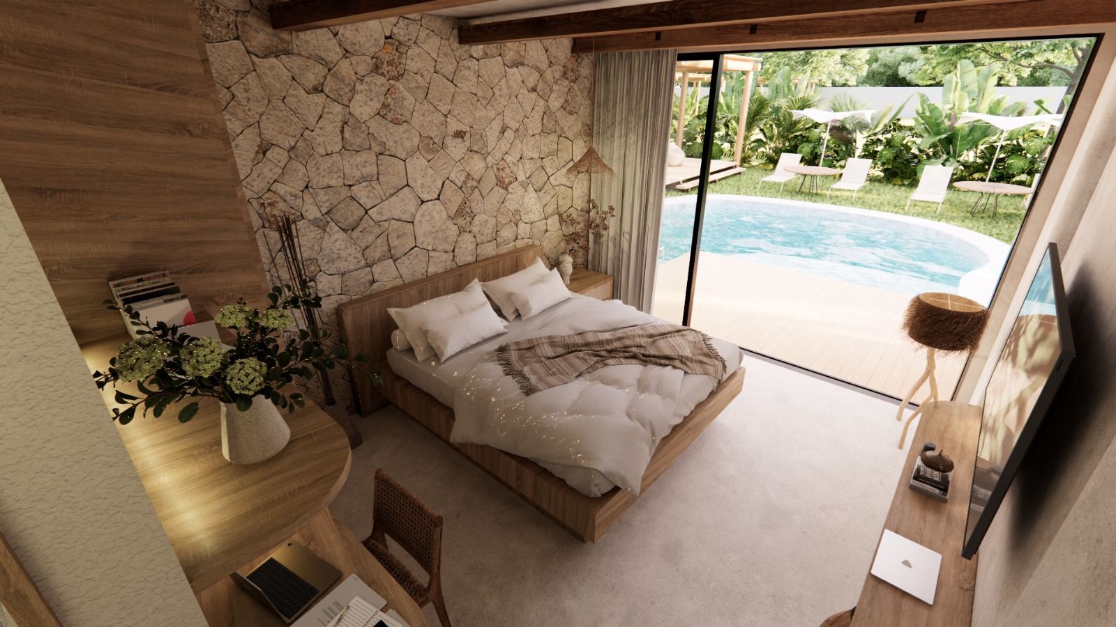 Quarto com parede de pedra, móveis de madeira e cama com vista para a piscina através de portas de vidro.