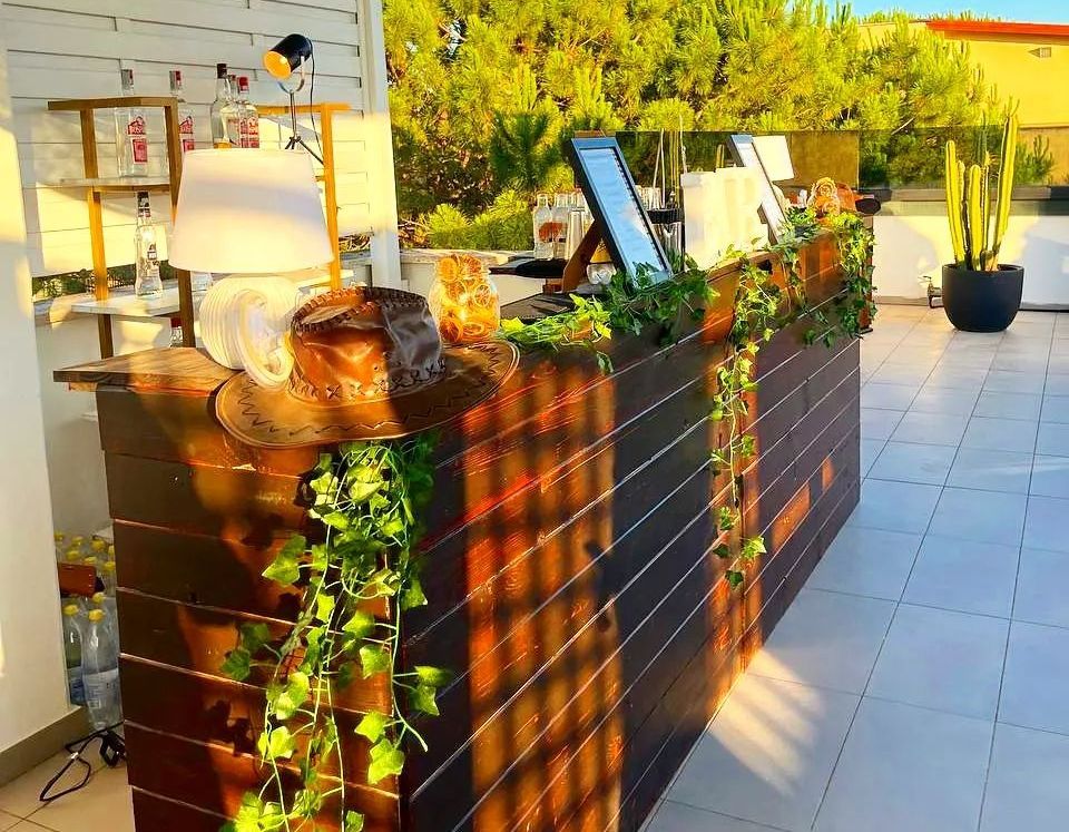 Bar catering