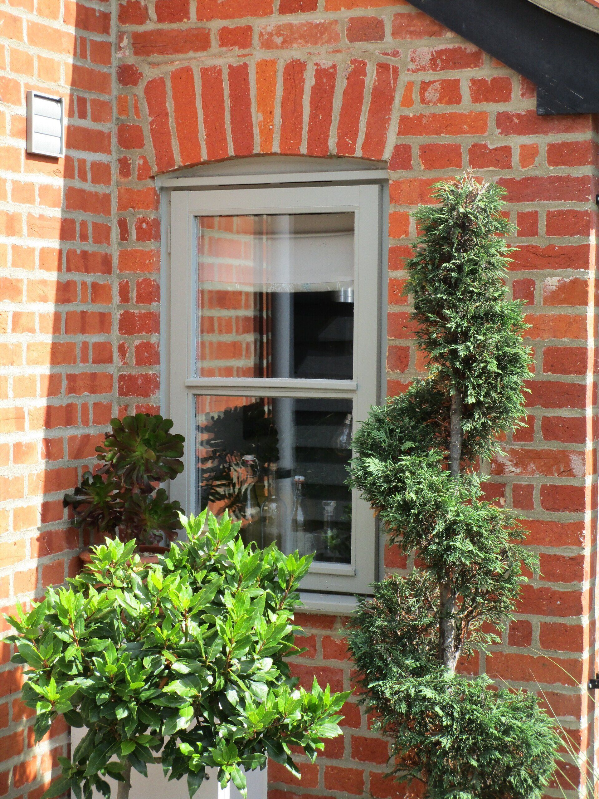 aluminium window installation