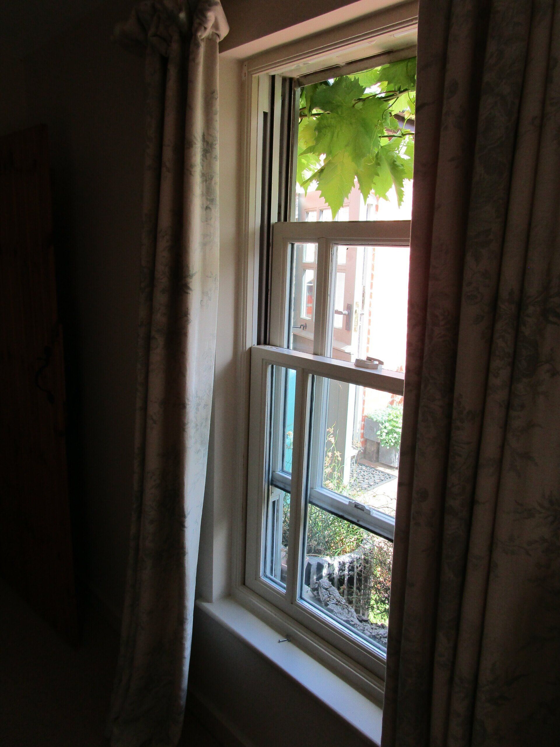 aluminium window installation