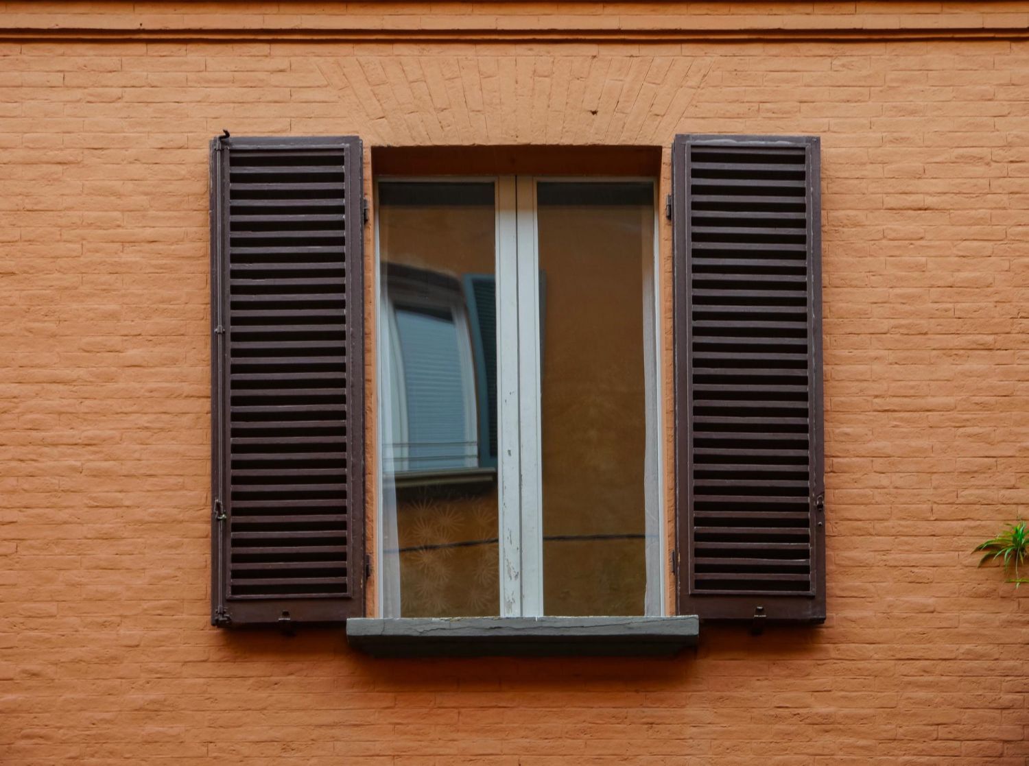  vinyl shutters