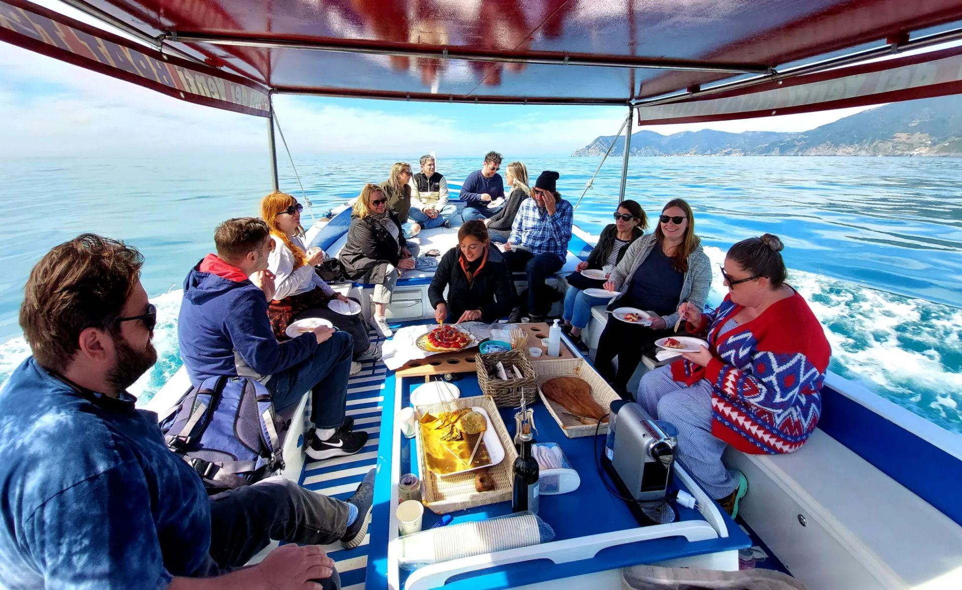 escursione con brunch o aperitivo Rosa dei Venti 5 terre boats Tours da Levanto
