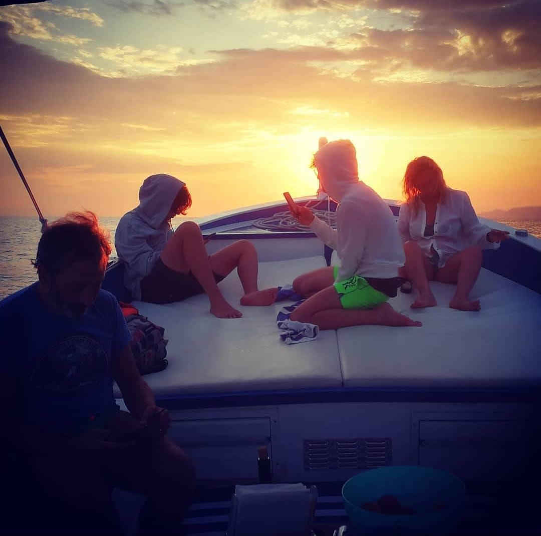 escursione pomeriggio tramonto 5 Terre piccoli gruppi con barca da Levanto Rosa dei Venti