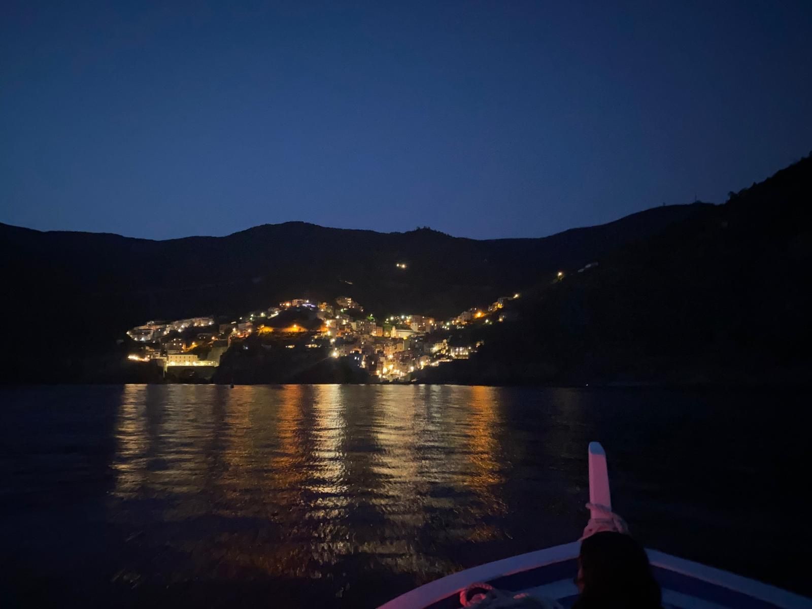 prenotazioni tour Cinque terre con musica dal vivo e aperitivo Rosa dei Venti 5 terre boats Tours