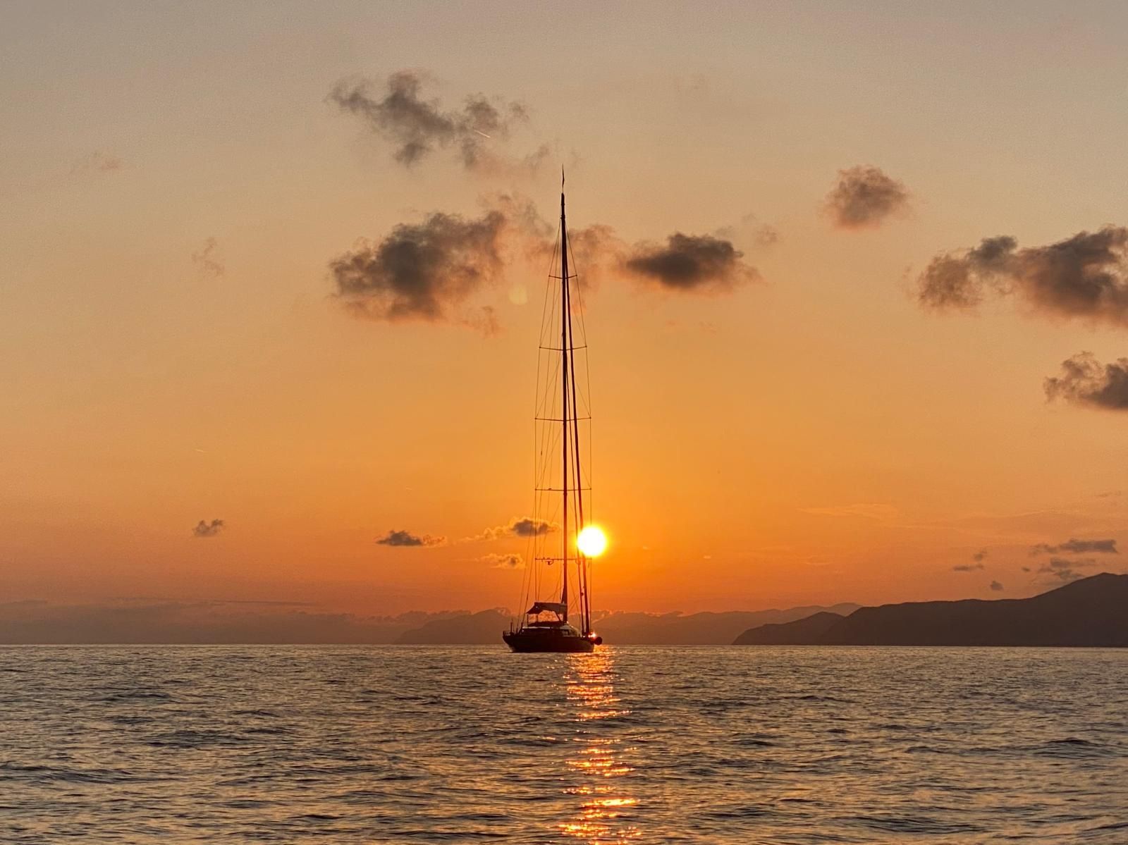 tour sunset Rosa dei Venti 5 terre boats Tours