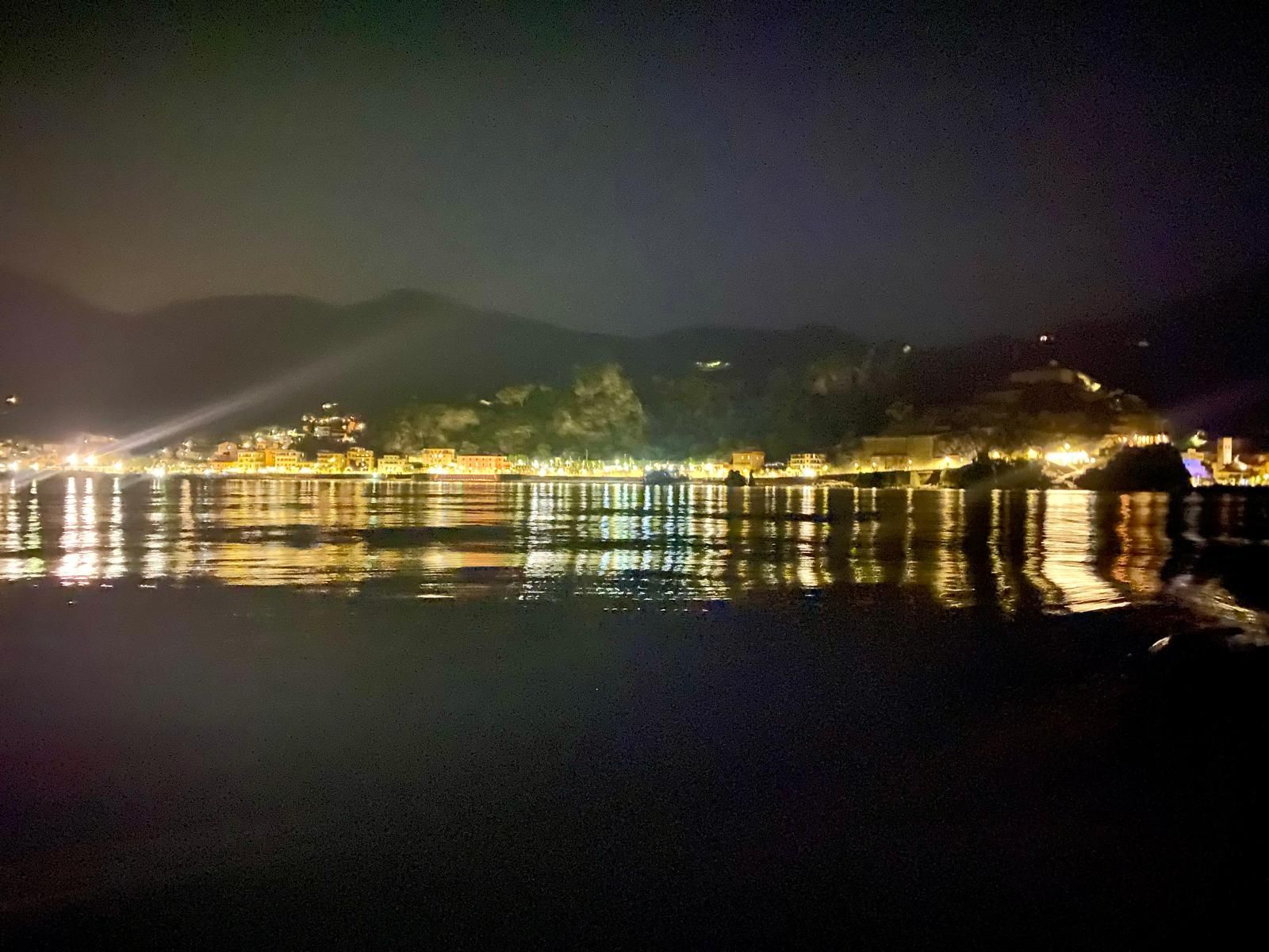 escursioni Manarola serali con Musica dal vivo e aperitivo Rosa dei Venti 5 terre boats Tours