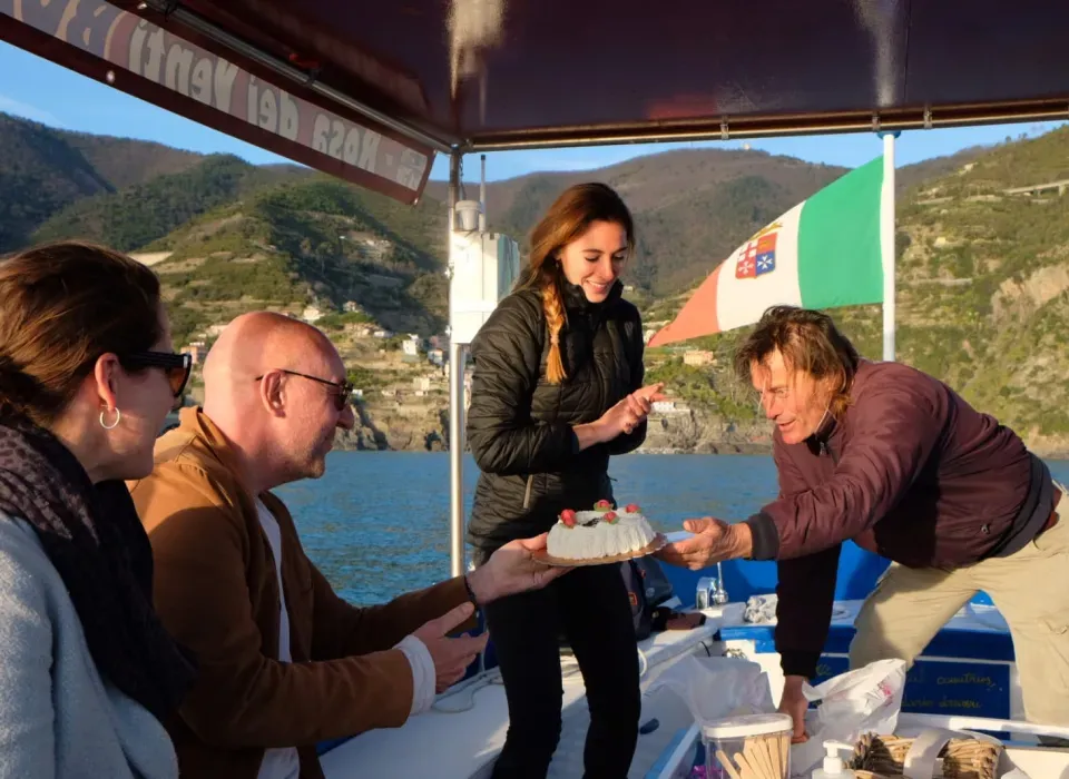 tour personalizzato compleanno Rosa dei Venti 5 terre boats Tours da Levanto