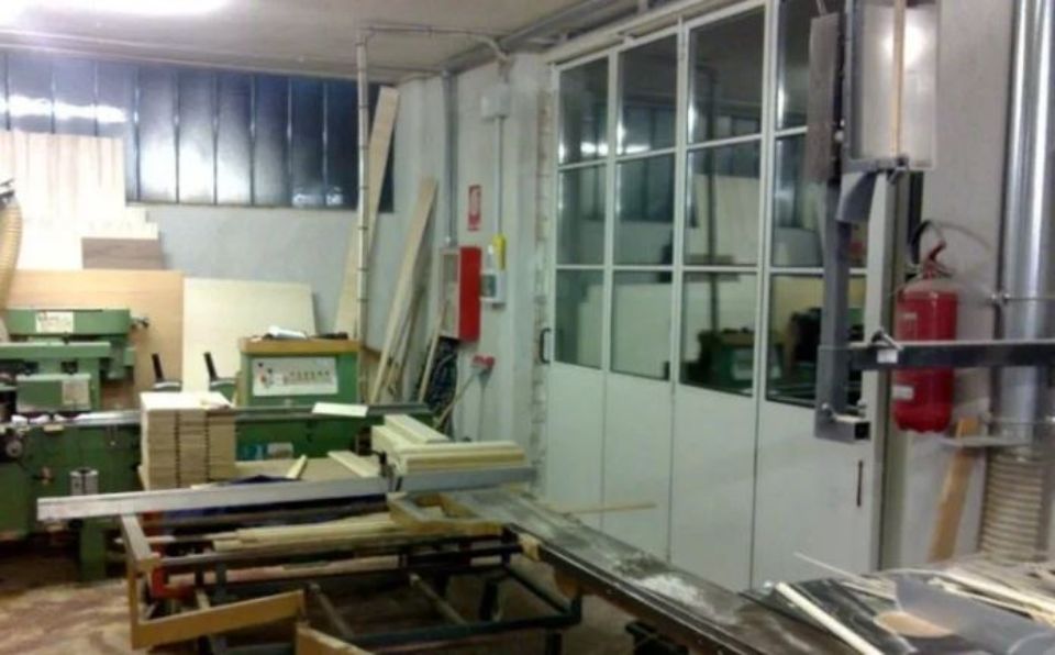 laboratorio artigiano per la produzione di finestre