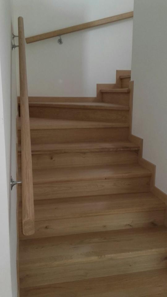 scale per interni in legno su misura