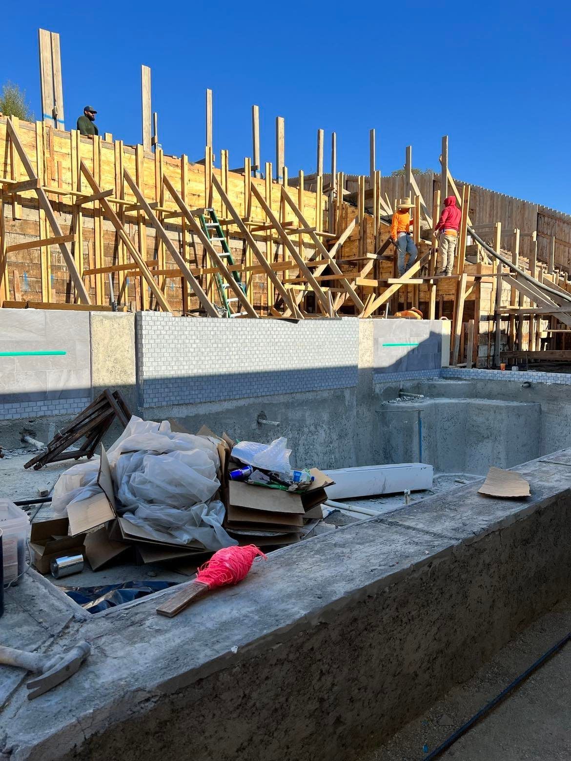 WEST VILLAGE CONCRETE CUSTOM RETAINING WALL FRAMING