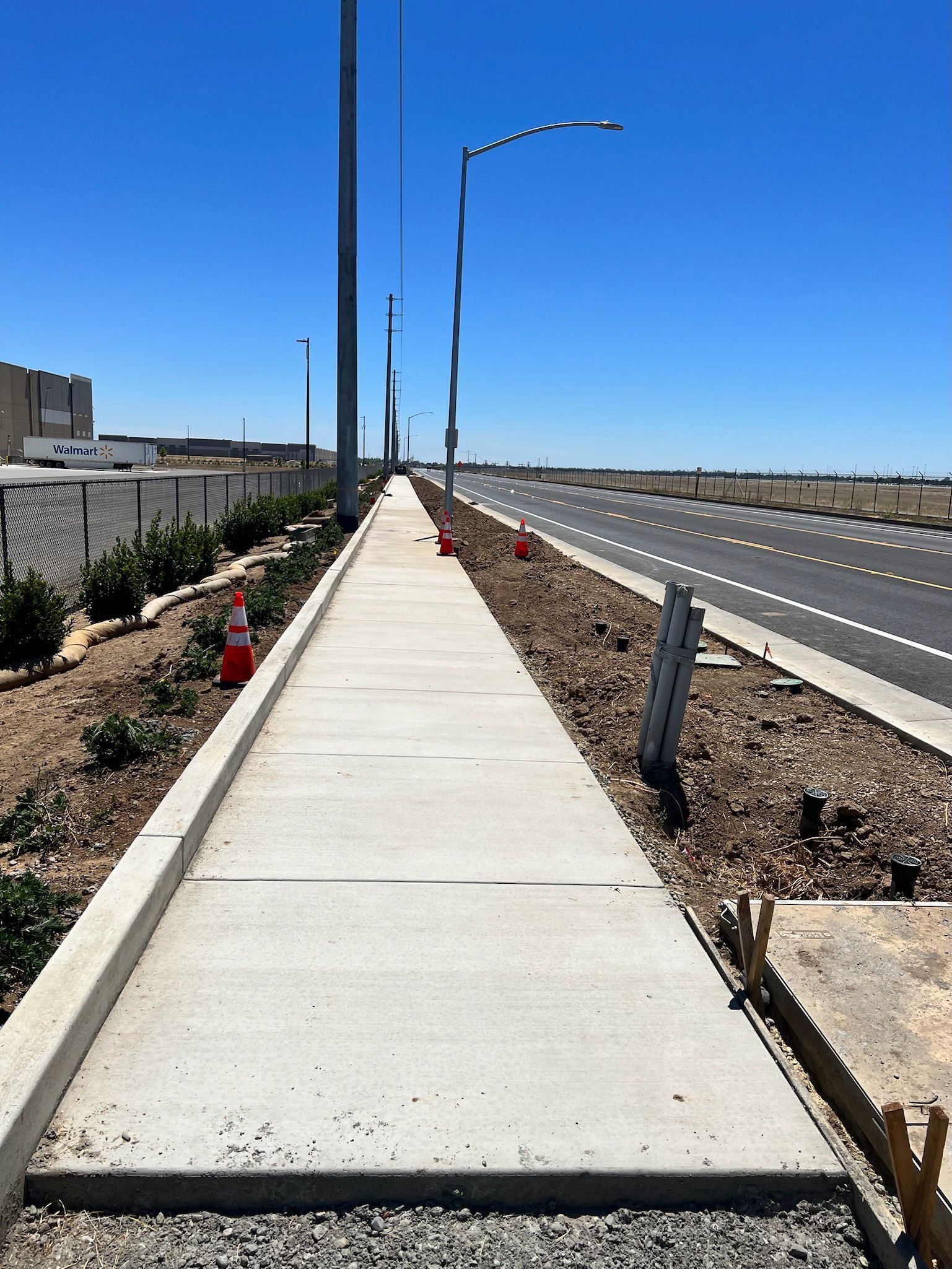 Custom Concrete Sidewalks and Paths