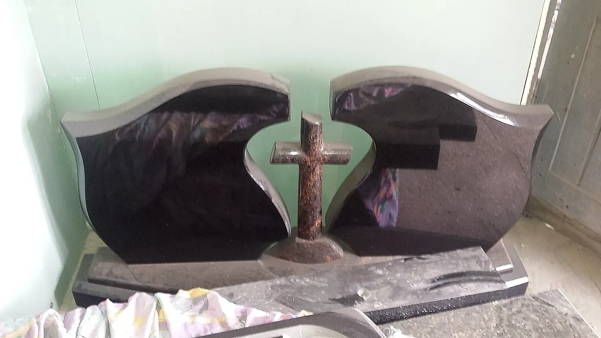 Trijų dalių paminklai