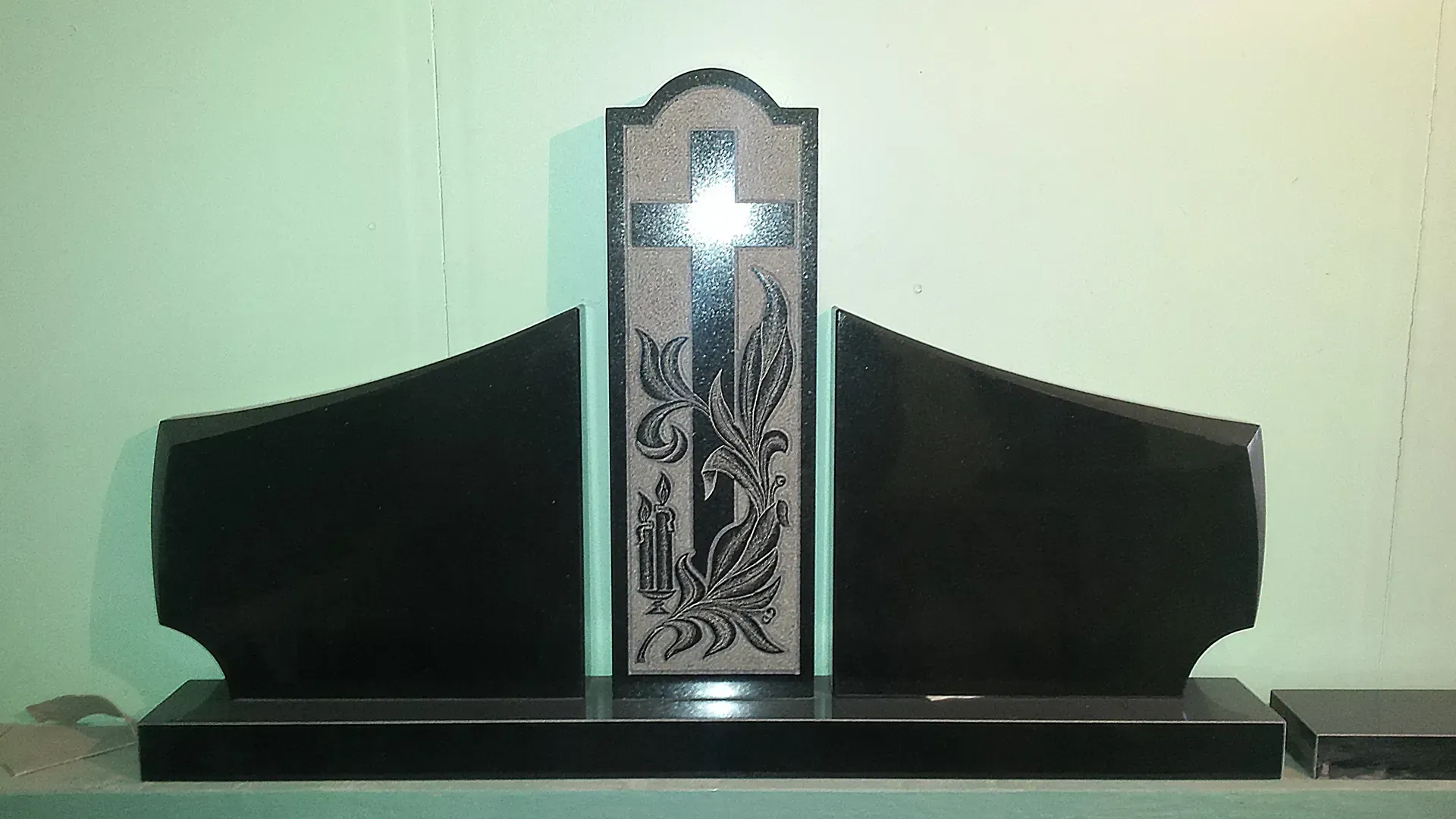 Trijų dalių paminklai