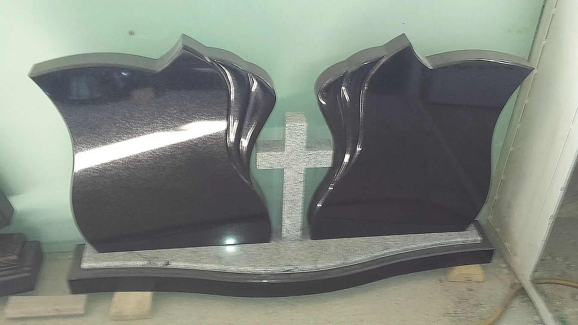 Trijų dalių paminklai