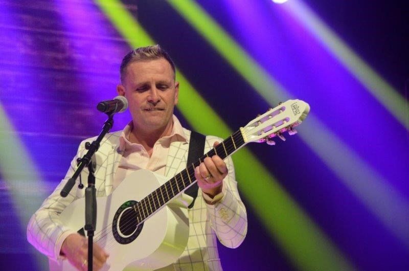 John Dennis Officieel