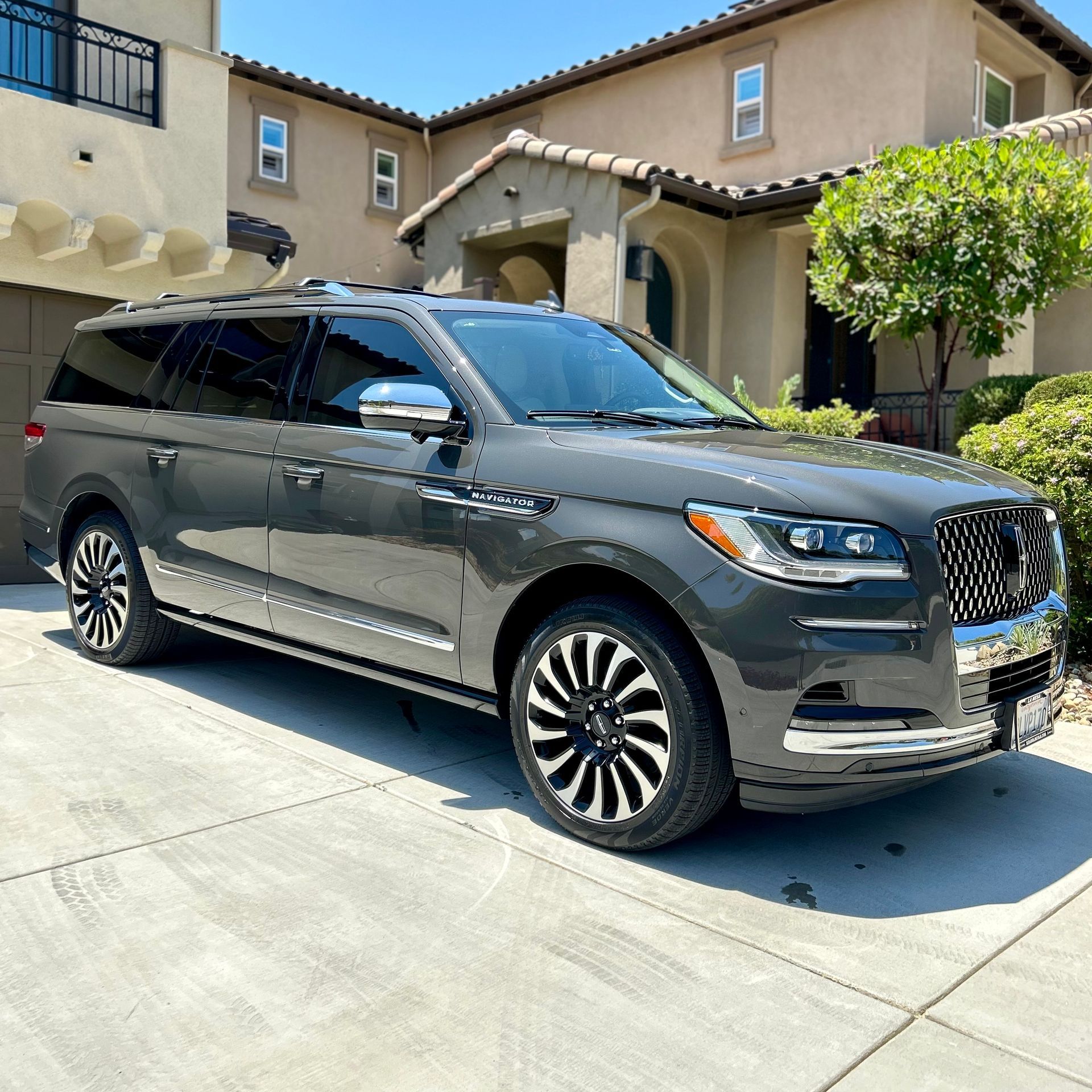 lincoln exterior detail
