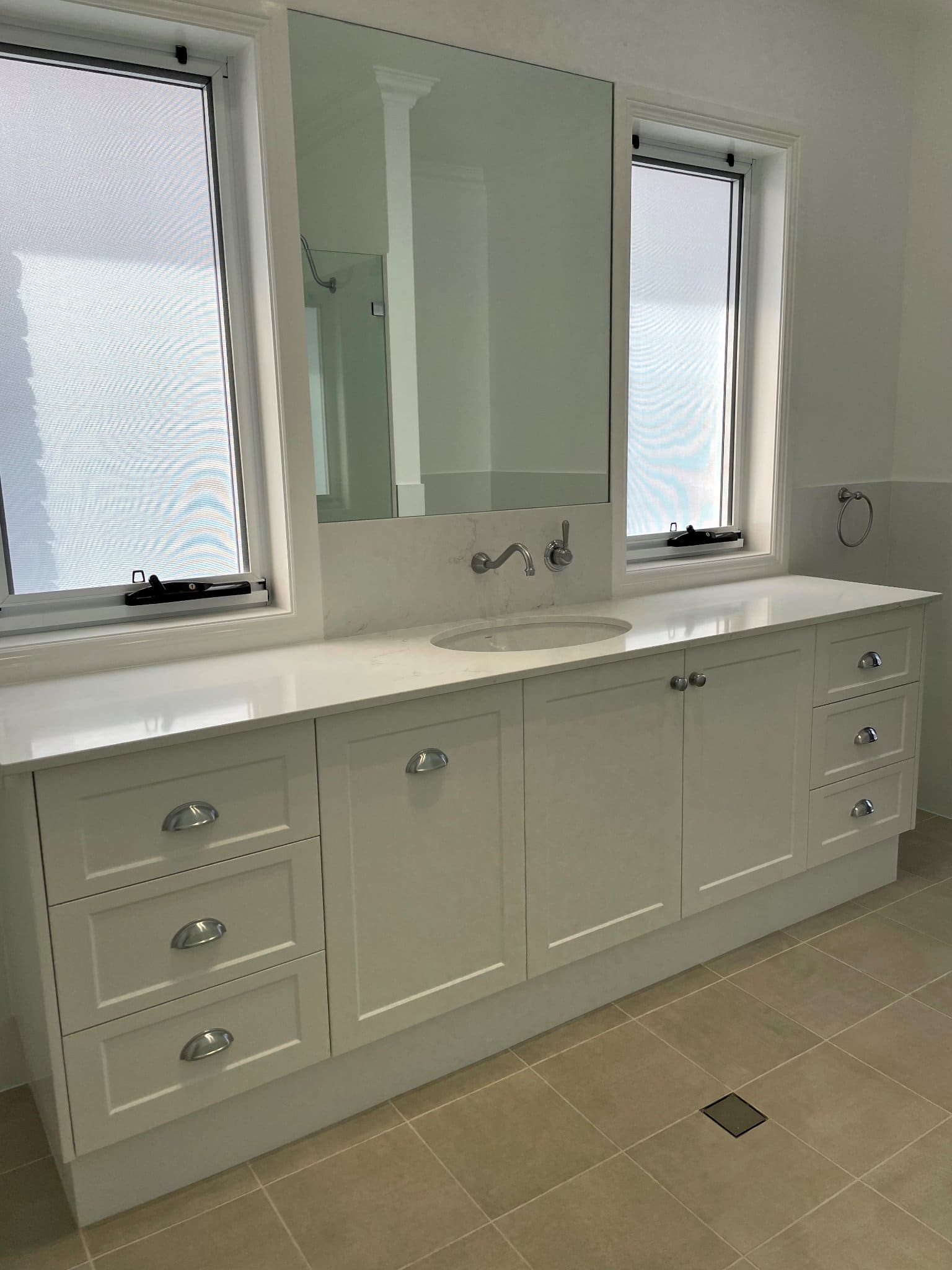 Modern White Bathroom — Custom Design Homes in Dubbo, NSW