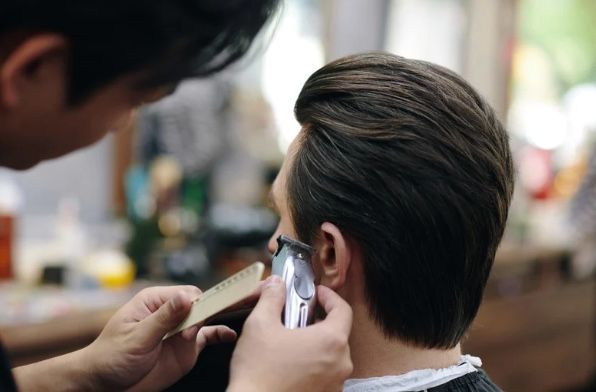 Barber School, Professional Barber Training, Barber Education, Haircutting Classes.