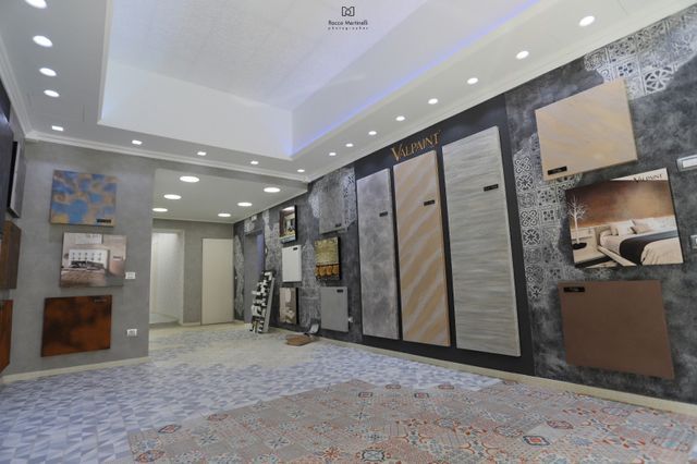 differenti proposte di smalti in negozio