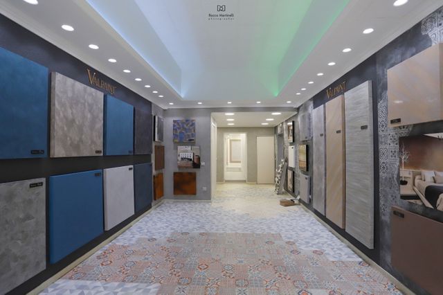 vernici esposte in negozio