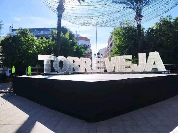 torrevieja playa de la mata casa del ancla aquopolis parque del molino parque aromático zenia boulevar habaneras centro comercial