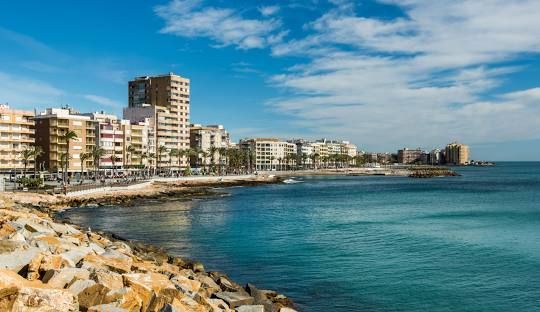 torrevieja playa de la mata casa del ancla aquopolis parque del molino parque aromático zenia boulevar habaneras centro comercial