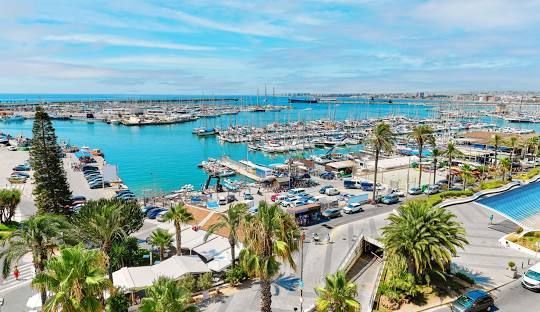 torrevieja playa de la mata casa del ancla aquopolis parque del molino parque aromático zenia boulevar habaneras centro comercial