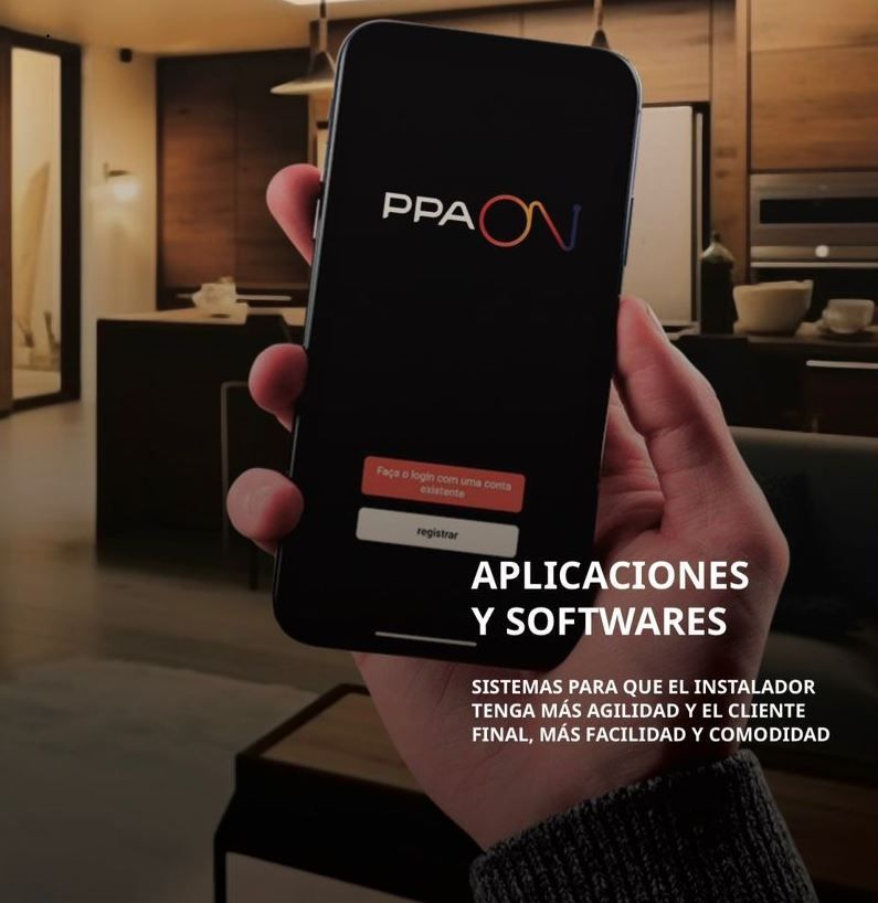 Una persona sosteniendo un teléfono que muestra la aplicación 