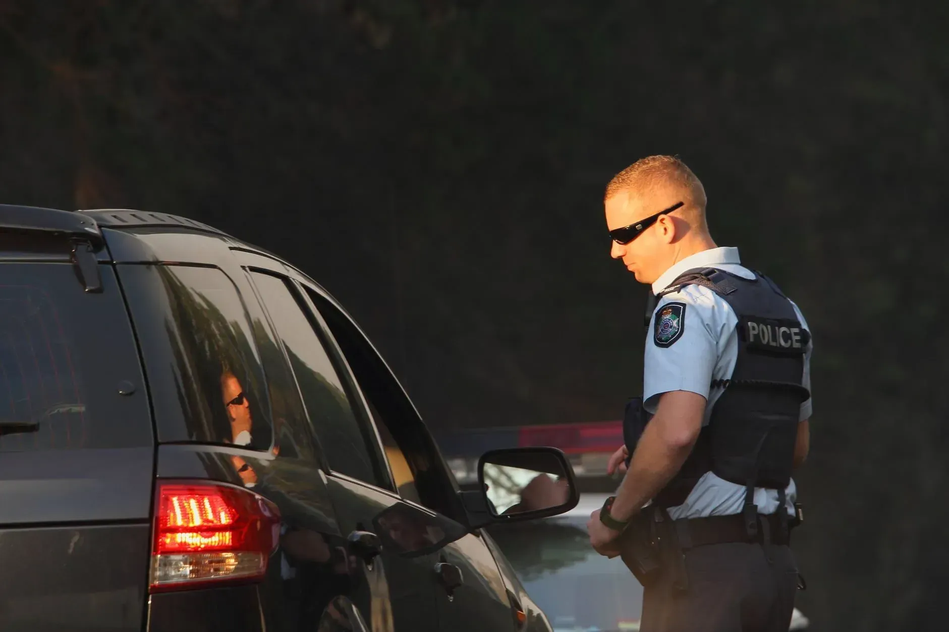 Police stopping a vehicle - Cairns Traffic Lawyers, Cairns QLD
