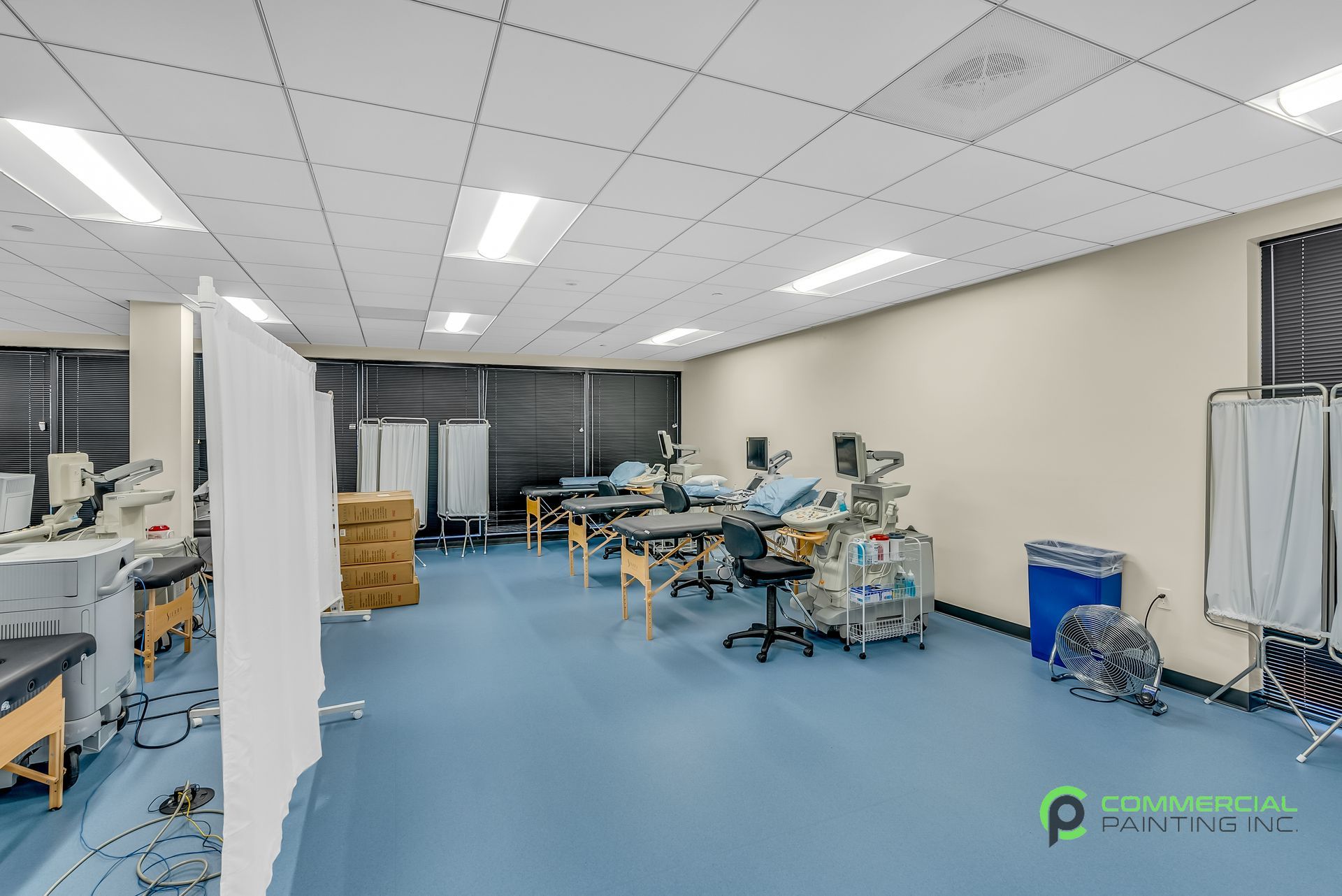 A large room with a lot of medical equipment in it