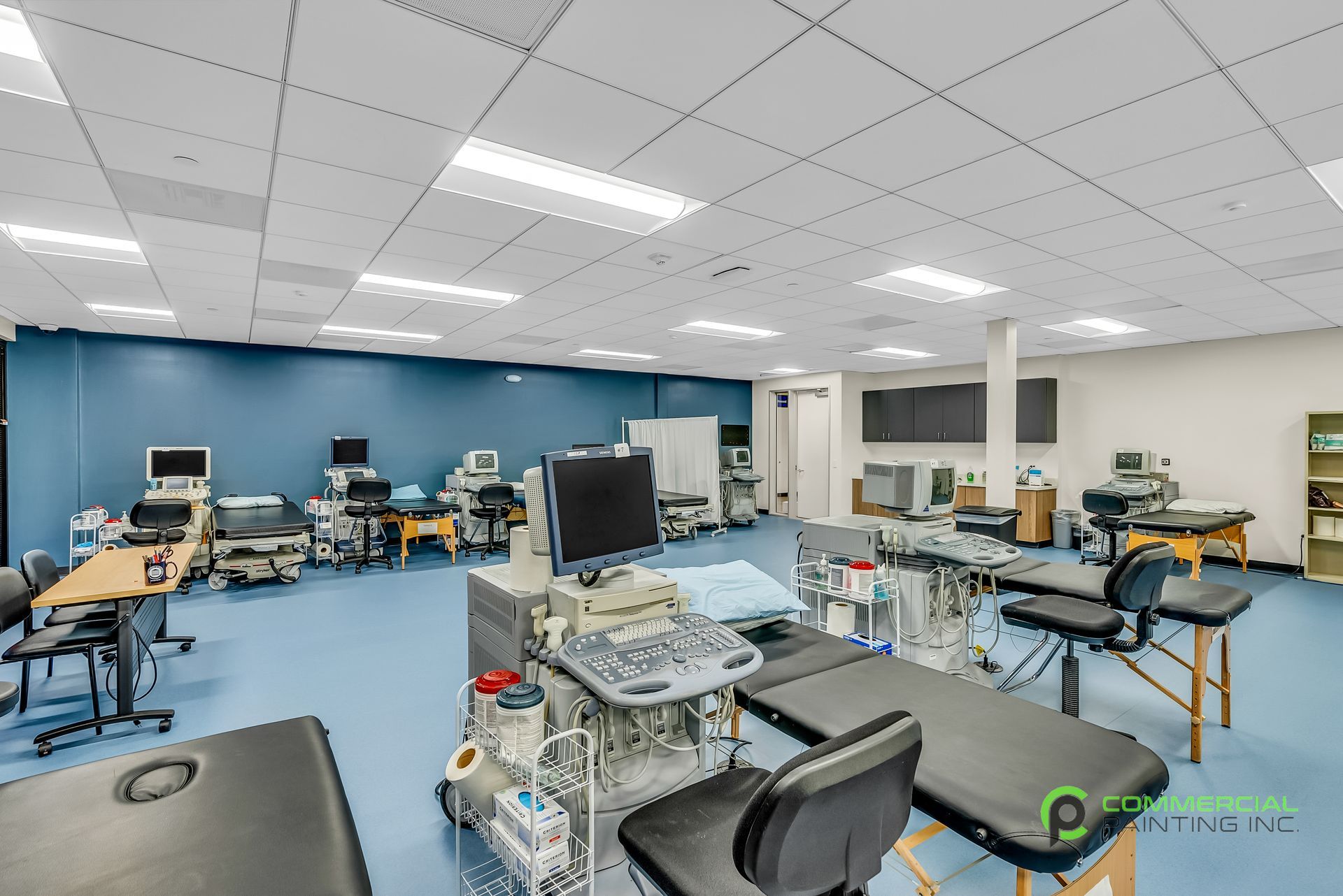 A large room with a lot of medical equipment in it
