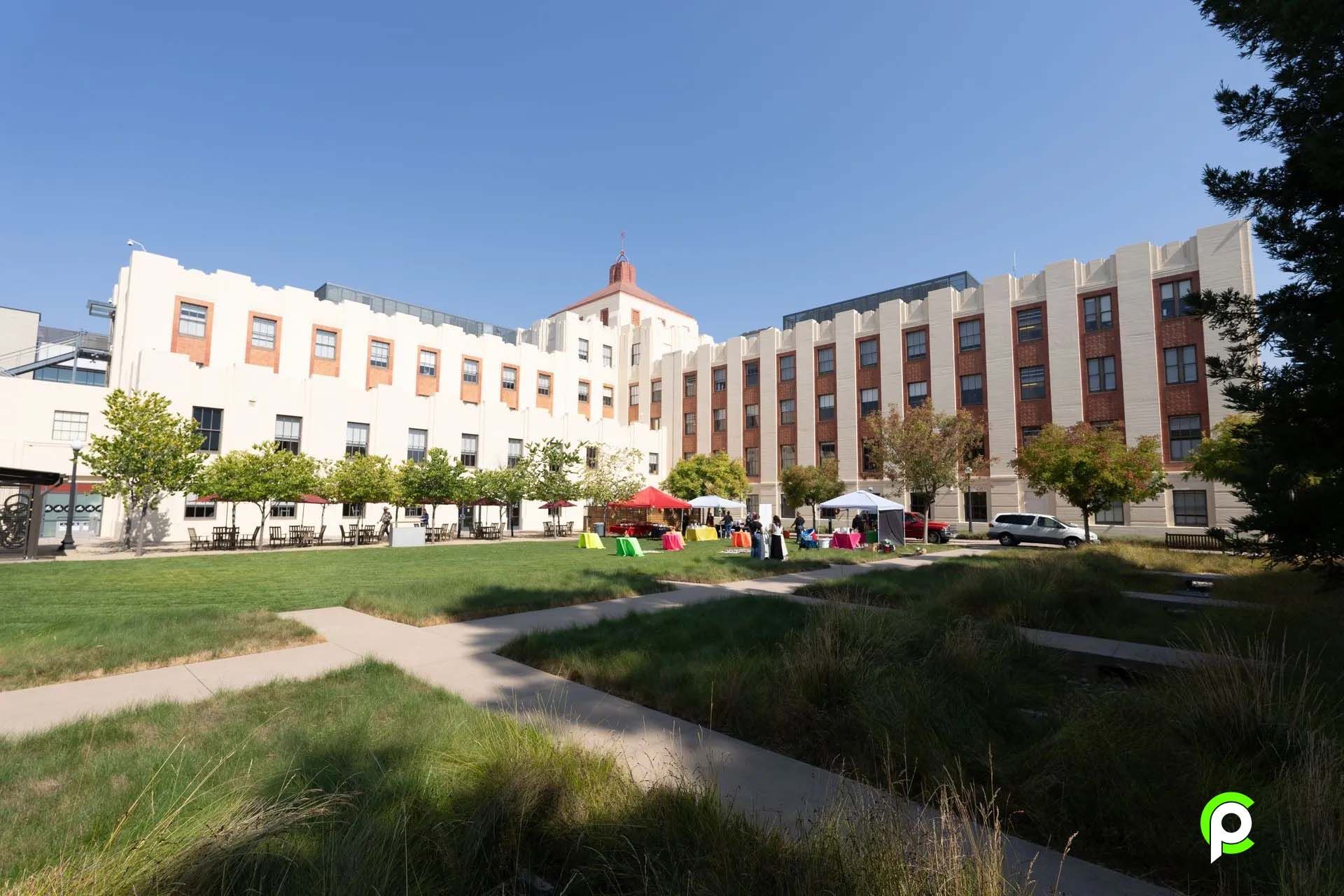 A large white building with a lot of windows