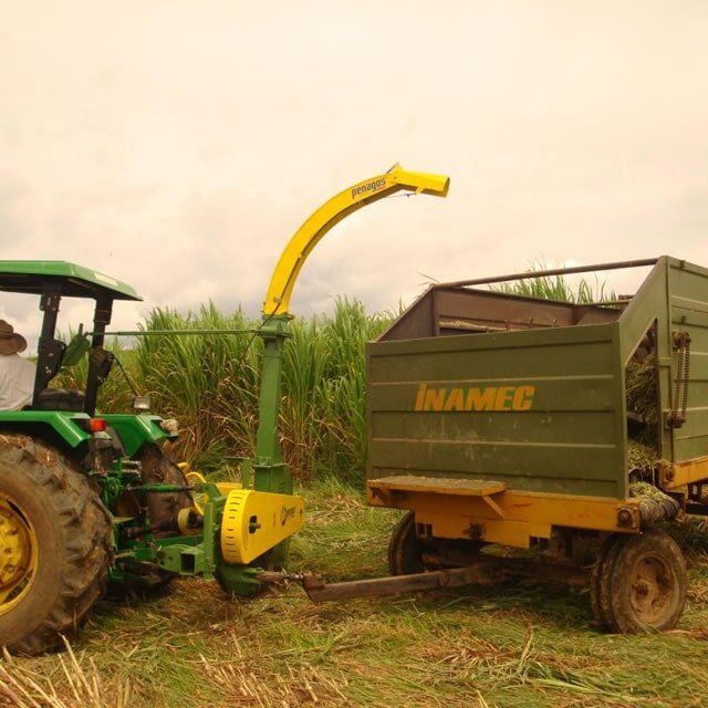 MAQUINARIA AGRÍCOLA