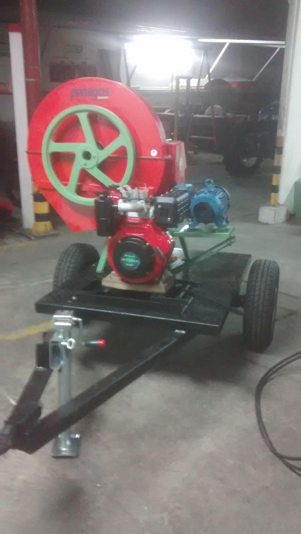 MAQUINARIA AGRÍCOLA