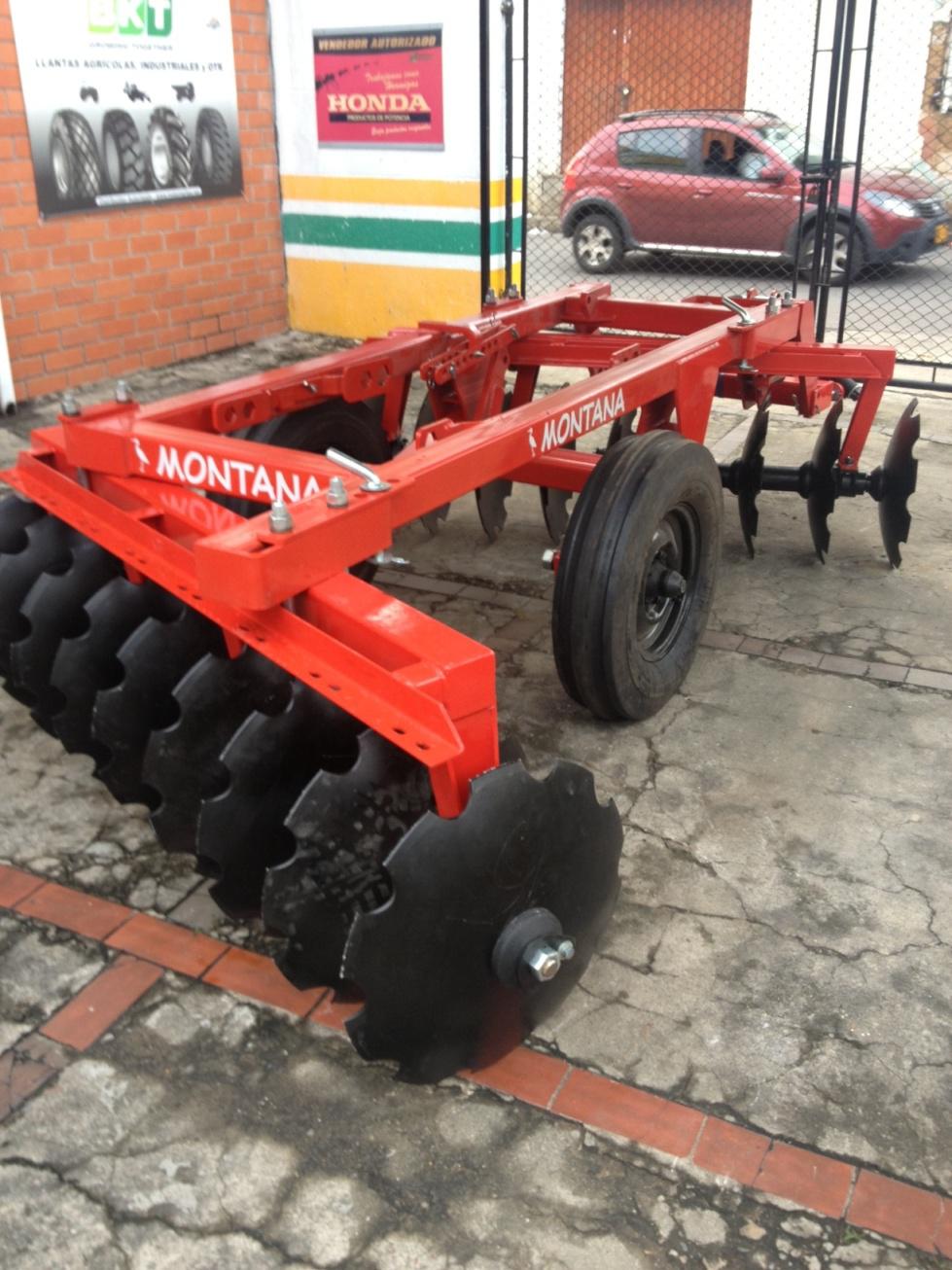 MAQUINARIA AGRÍCOLA