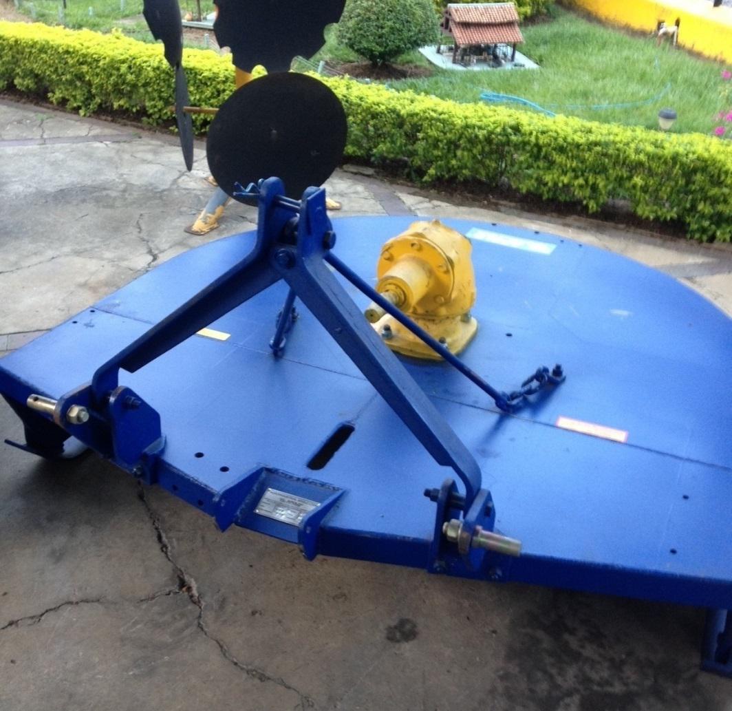 MAQUINARIA AGRÍCOLA