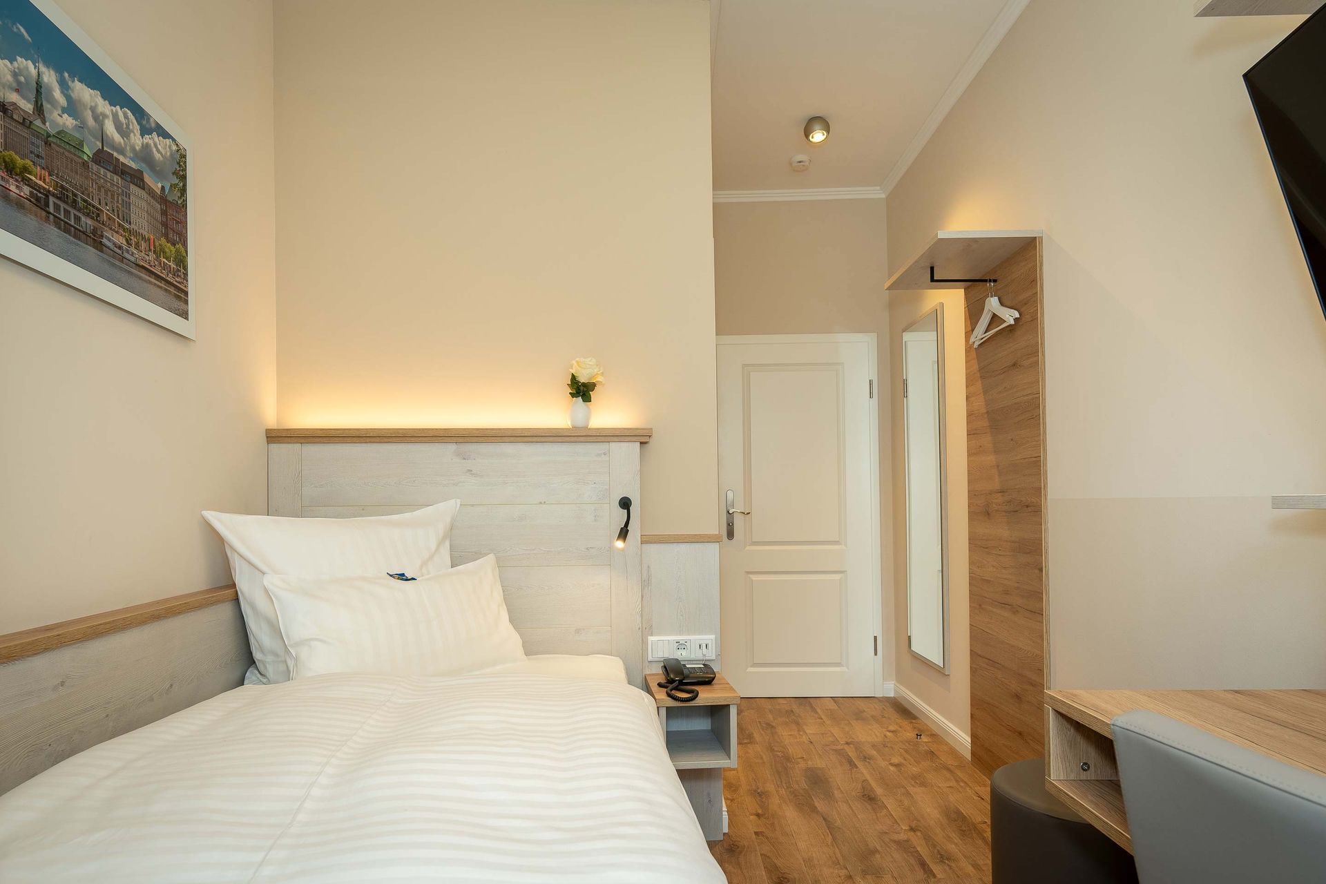 Komfortable Einzelzimmer zum Garten in Hamburg Wellingsbüttel - Boutique Hotel Rosengarten