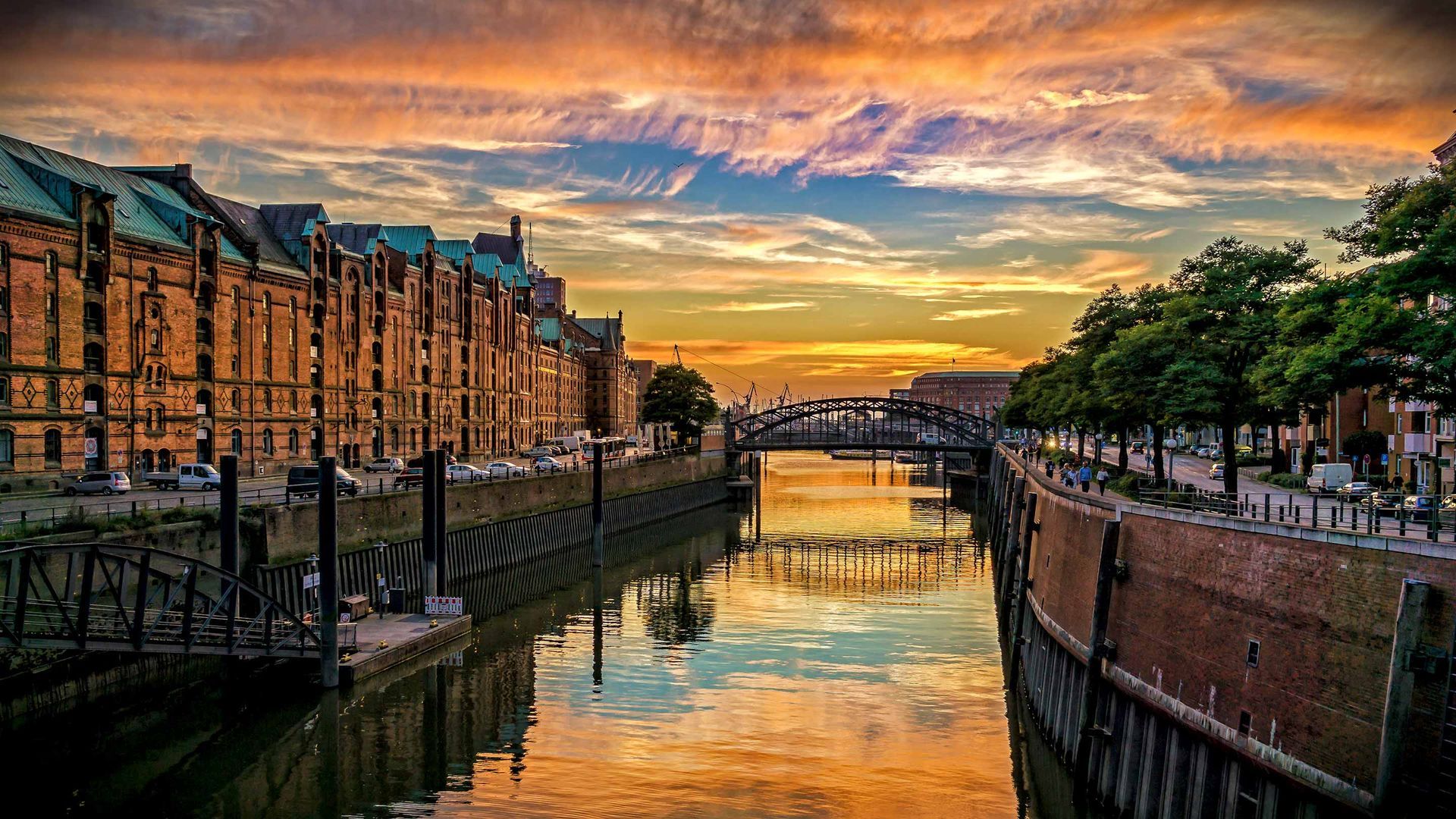 Sonnenuntergang in der Speicherstadt von Hamburg erleben, mit der S1 in 30 Minuten vom Boutique Hotel Rosengarten